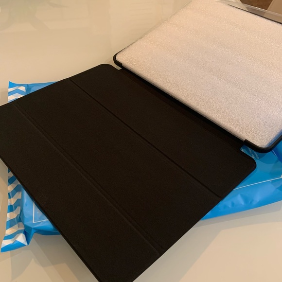 Dadanism iPad Pro 12.9 2020 case - black - Picture 3 of 5